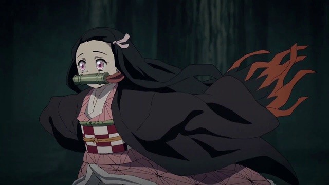 Nezuko trông ngạc nhiên, đôi mắt mở to đầy bối rối